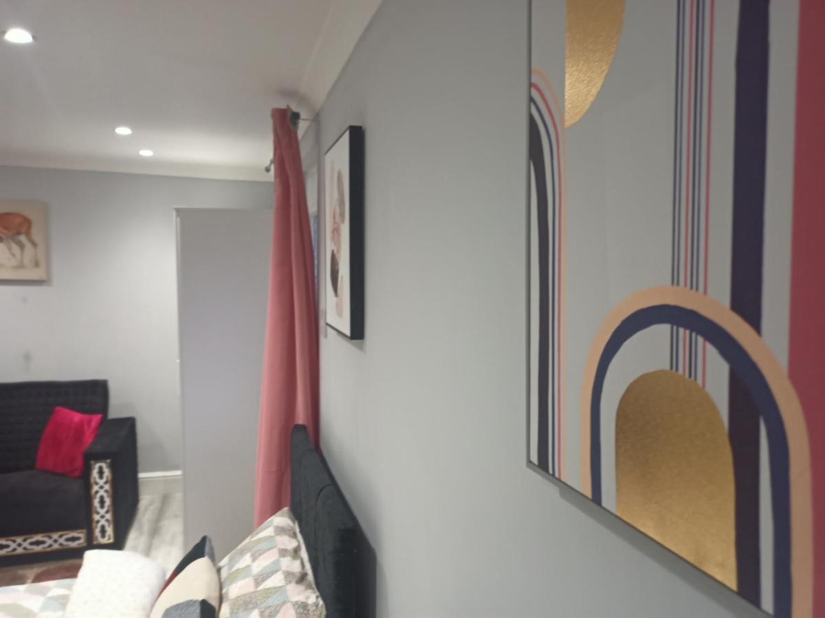 Homey Studio In Newport Perfect For Couples & Travelers エクステリア 写真