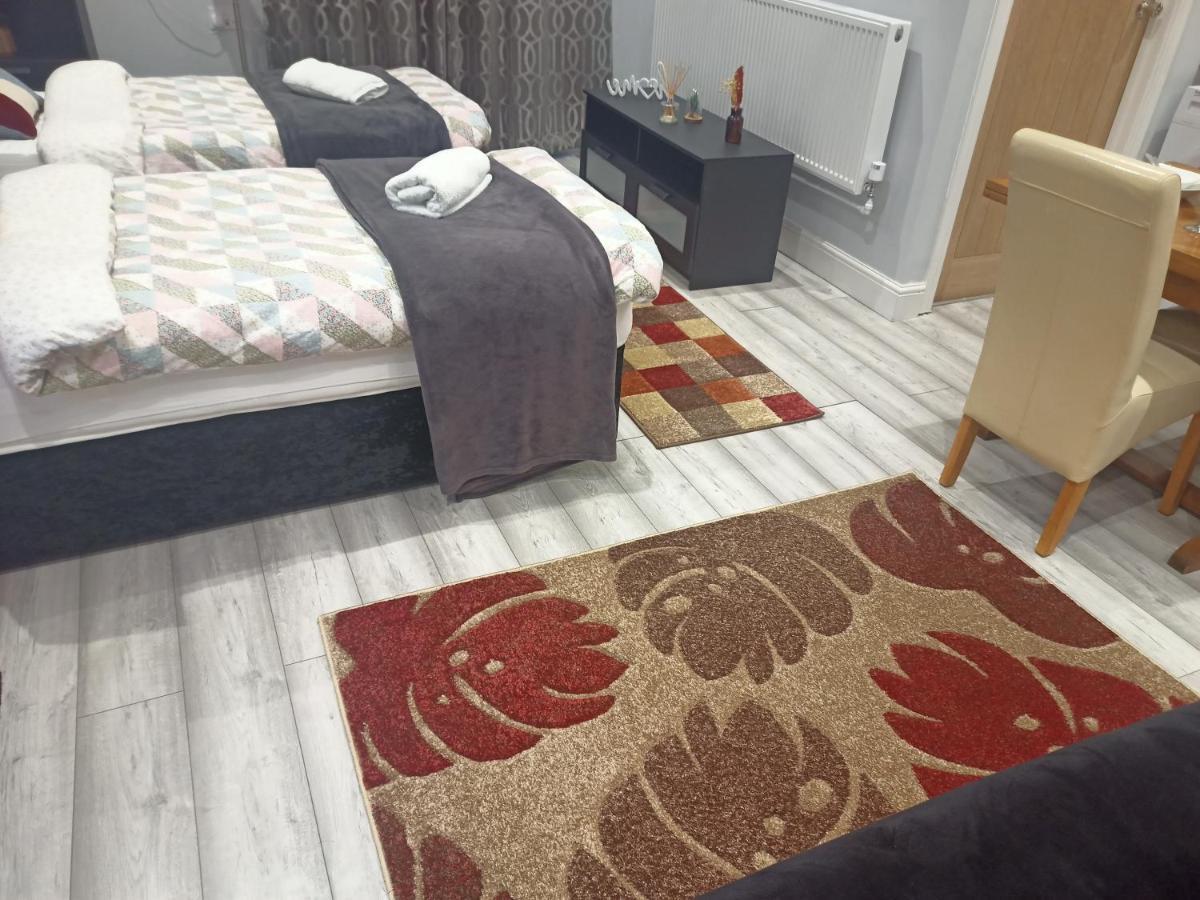 Homey Studio In Newport Perfect For Couples & Travelers エクステリア 写真