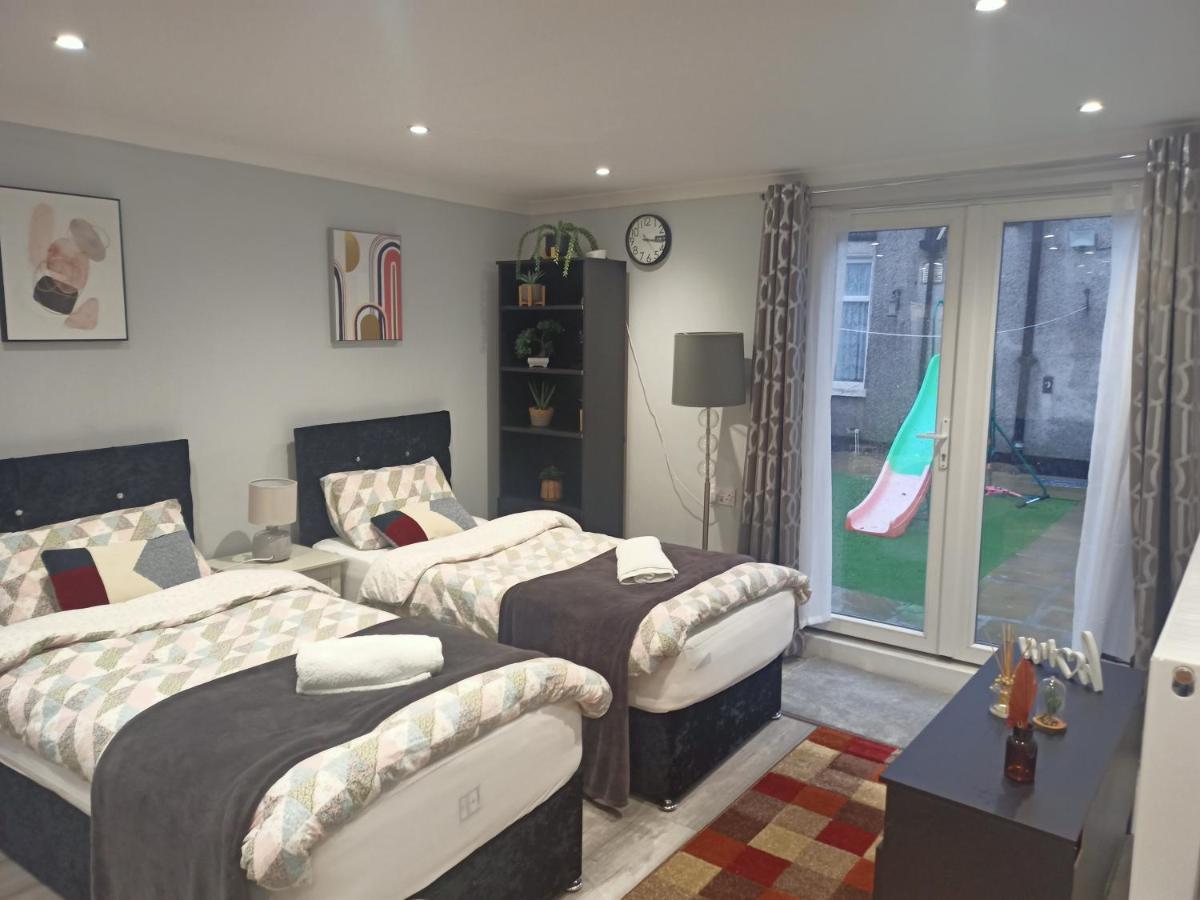 Homey Studio In Newport Perfect For Couples & Travelers エクステリア 写真
