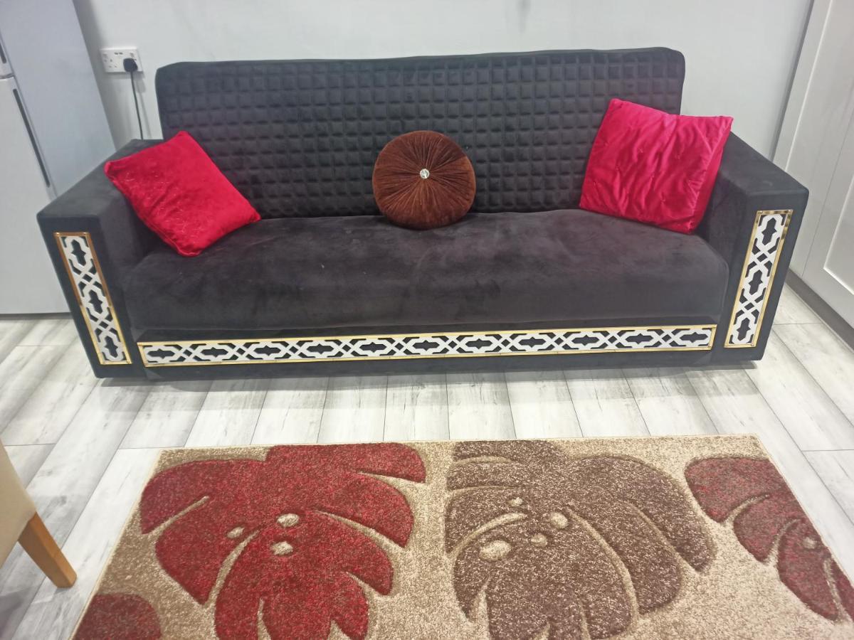 Homey Studio In Newport Perfect For Couples & Travelers エクステリア 写真