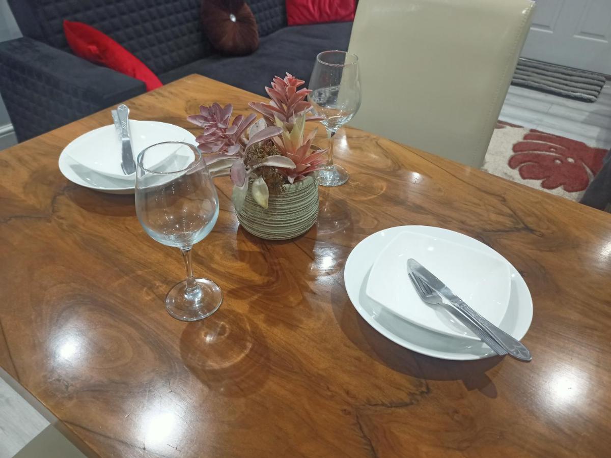 Homey Studio In Newport Perfect For Couples & Travelers エクステリア 写真