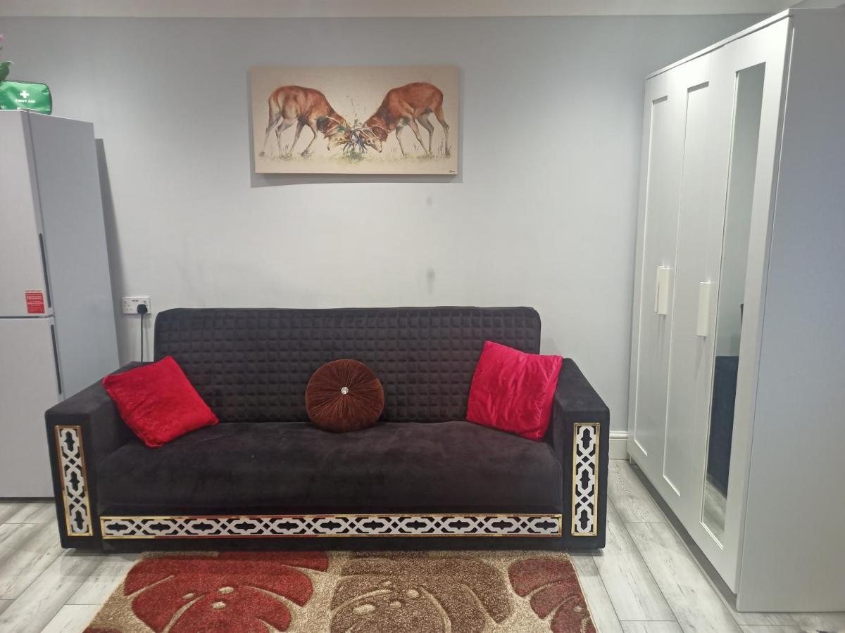 Homey Studio In Newport Perfect For Couples & Travelers エクステリア 写真