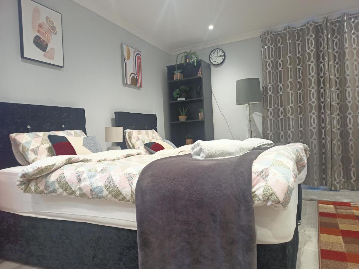 Homey Studio In Newport Perfect For Couples & Travelers エクステリア 写真