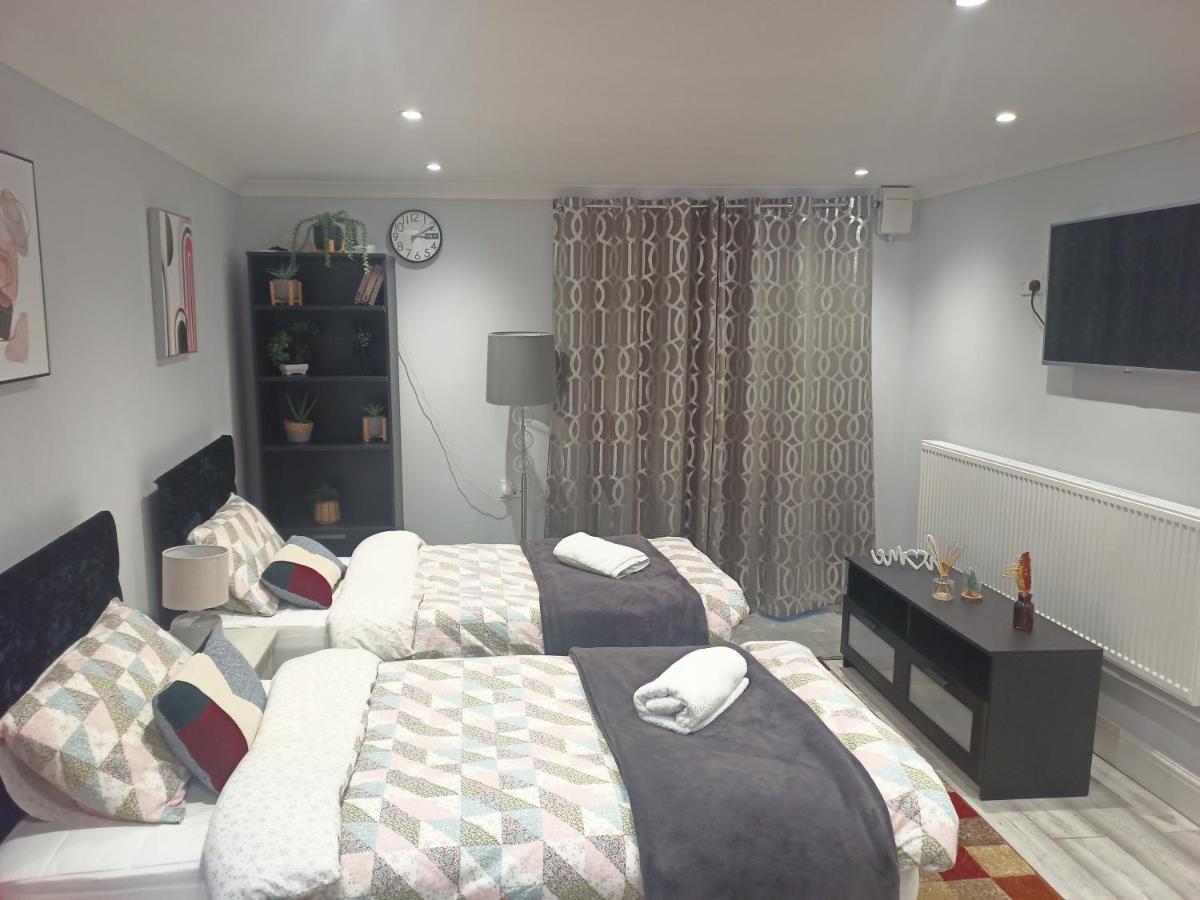 Homey Studio In Newport Perfect For Couples & Travelers エクステリア 写真