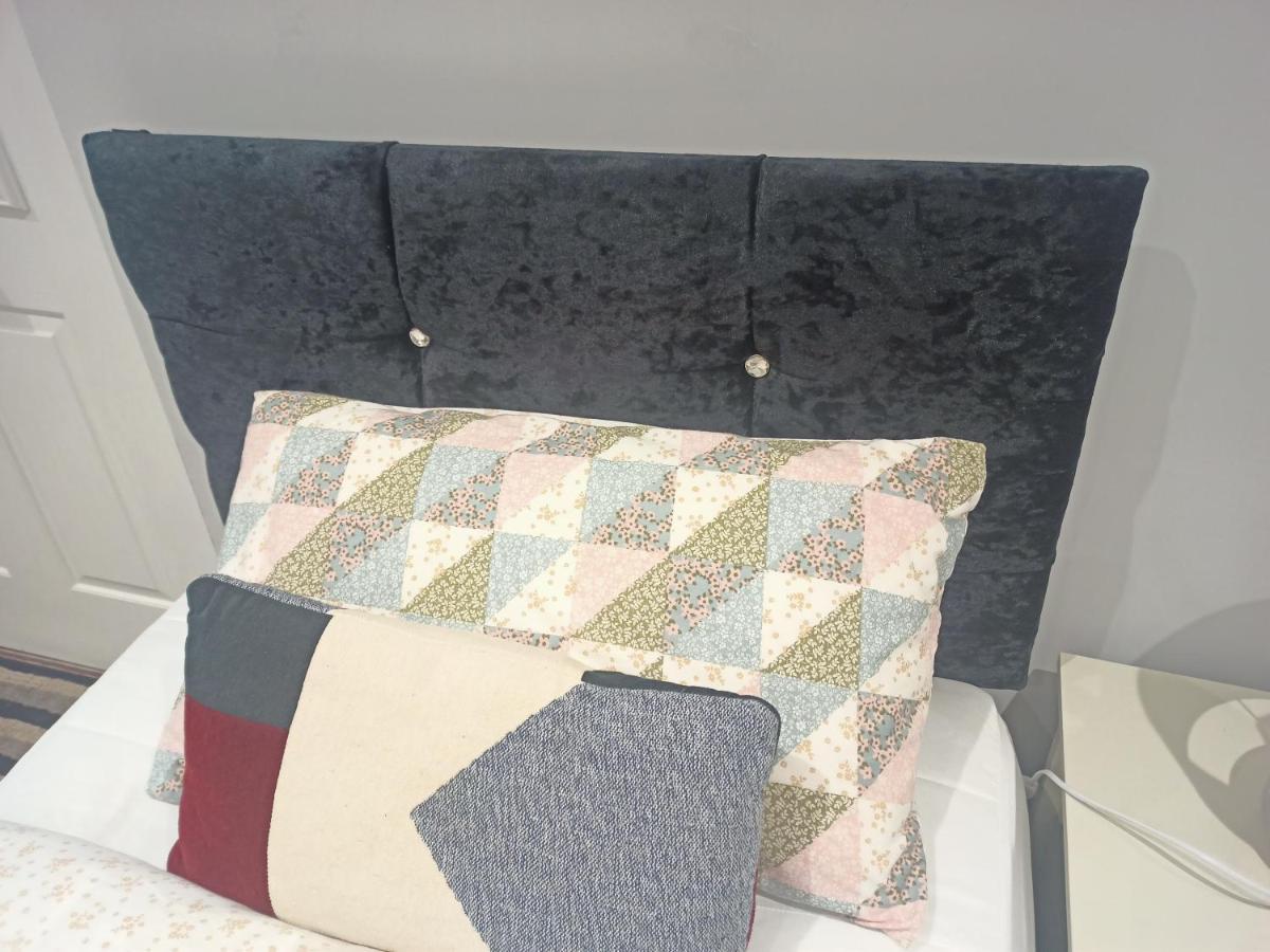 Homey Studio In Newport Perfect For Couples & Travelers エクステリア 写真