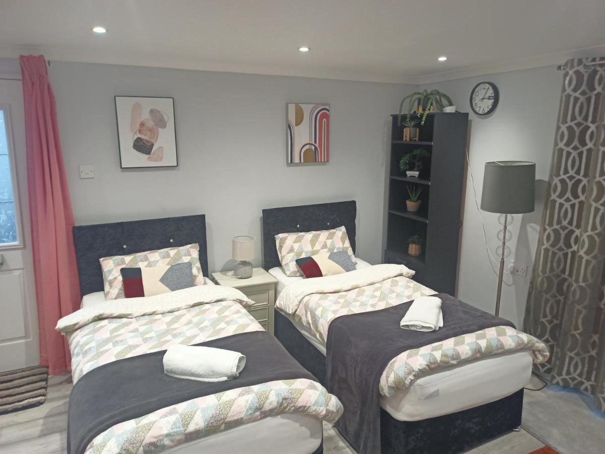 Homey Studio In Newport Perfect For Couples & Travelers エクステリア 写真