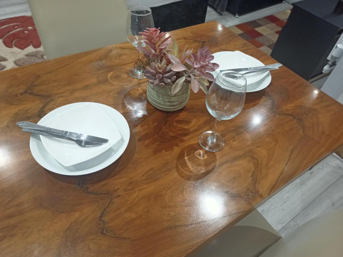 Homey Studio In Newport Perfect For Couples & Travelers エクステリア 写真