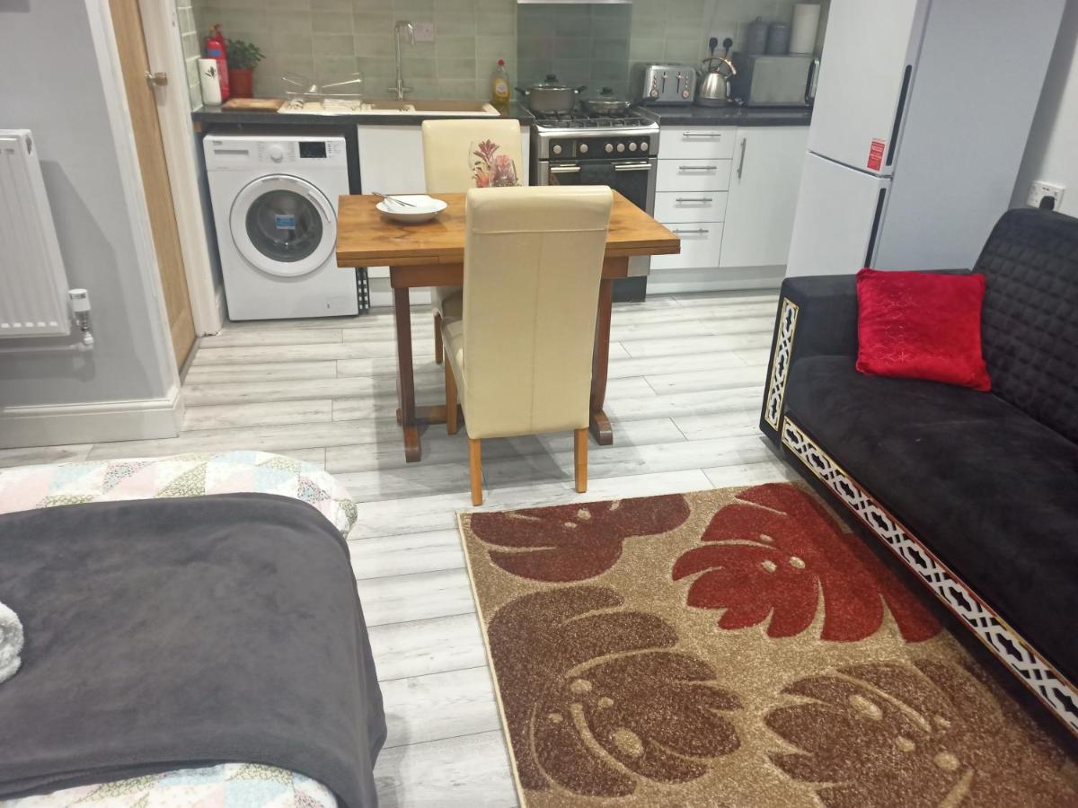 Homey Studio In Newport Perfect For Couples & Travelers エクステリア 写真
