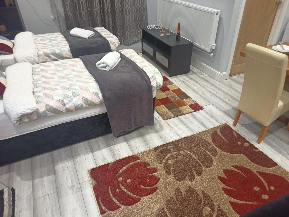 Homey Studio In Newport Perfect For Couples & Travelers エクステリア 写真